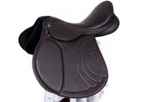 Sillín de caballo de salto inglés sintético personalizado con doble solapa, herrajes de acero inoxidable, diseño marrón y negro para montar a caballo - Product Image 3