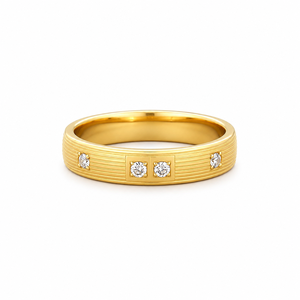Anillo de Compromiso Clásico Chapado en Oro Amarillo con Diamante Moissanita de Corte Redondo - Product Image 1