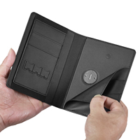 Dompet Paspor Kulit Vegan Premium Berkelanjutan dengan Baterai Koin yang Dapat Diganti dan Fitur Temukan Baterai Saya, Organizer Perjalanan Anti-Hilang