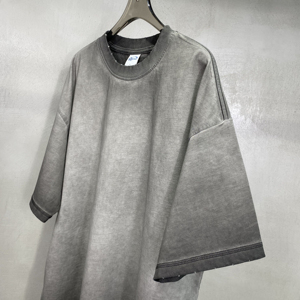 T-shirt vintage surdimensionné en coton 100% teint et lavé, 250 g/m², avec logo imprimé graphique, faible MOQ - Product Image 5