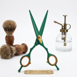 Ciseaux de barbier professionnels en acier inoxydable à lame courbée pour droitiers, cisailles de coupe de cheveux à pointe affûtée et durcissement supérieur - Product Image 1