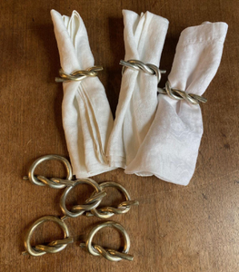 Accessoires métalliques élégants pour la décoration de table de banquet de mariage, de table à serviettes de fête d'anniversaire et de table à anneaux moderne - Product Image 1