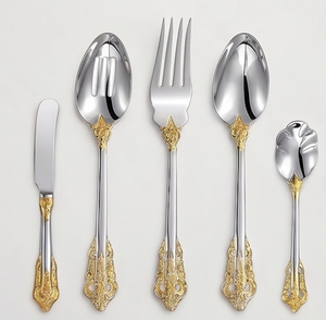 Ensemble de couverts élégants plaqués argent avec accents dorés, 5 pièces, compatibles lave-vaisselle, pour les occasions de mariage - Product Image 1