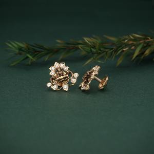 Pendientes de compromiso religiosos unisex de oro con diamantes, corte brillante redondo, color G natural, para ceremonias - Product Image 3