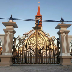 Elegante Puerta de Hierro Forjado de Estilo Islámico para Hogares en Arabia Saudita |   Puerta de Entrada Personalizada para Villa - Product Image 1