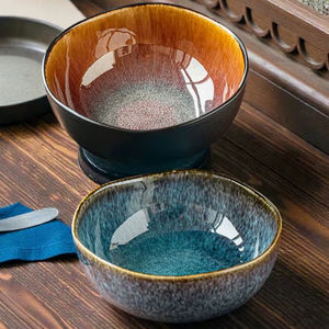 Bol de service en céramique exclusif, éclatant avec sa glaçure bicolore, design profond à pied, finition durable, sans danger pour les aliments, idéal pour la décoration de table. - Product Image 1