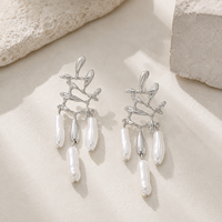 Boucles d'oreilles pendantes en alliage de zinc plaqué or, motif feuille creuse, fausses perles baroques, style vintage pour femme, vente en gros