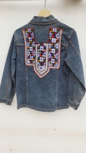 แจ็คเก็ตเดนิมปักลายสไตล์โบฮีเมียนวินเทจสำหรับเดินป่า ดีไซน์โบราณแบบโบฮีเมียน - Product Image 3