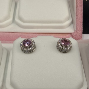 ต่างหูเพชรทรงปรินเซสคัท CVD สร้างในห้องปฏิบัติการ เงินแท้ รับรองโดย IGI คุณภาพสูง ดีไซน์น่ารัก เหมาะสำหรับทั้งชายและหญิง ของขวัญสำหรับงานปาร์ตี้ - Product Image 6