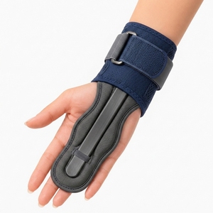 Agarraderas de Gimnasia Avanzadas para Barras Asimétricas con Diseño Ergonómico para un Ajuste Seguro, Uso Cómodo y Rendimiento Atlético Mejorado - Product Image 1