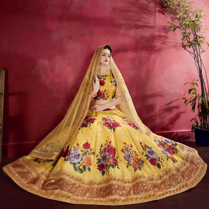 Lehenga Choli de Seda Estampada hasta el Suelo con Bordado de Lentejuelas y Borde Étnico |   Boda india estilo Bollywood para fiesta nupcial de verano/invierno - Product Image 1
