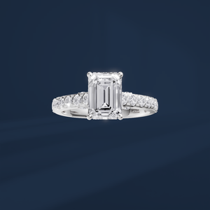 Bague de fiançailles et de mariage classique en diamant taille émeraude, plaquée platine PT950, avec halo de diamants de laboratoire cultivés, certifiée IGI - Product Image 2
