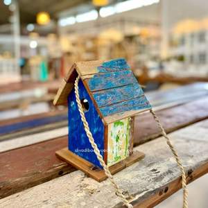Casa para Pájaros Reciclada, Hecha a Mano, Sostenible, de Madera, Estilo Barco, Color Madera Envejecida, Jaula Original para Pájaros, Casa para Pájaros Pequeños de Exterior - Product Image 2