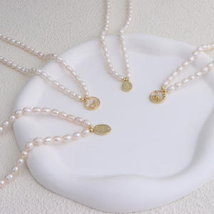 Collier en perles d'eau douce avec pendentif en coquille de rose, design de niche, pendentifs de mode, charmes, style rétro coréen haut de gamme pour femmes - Product Image 2