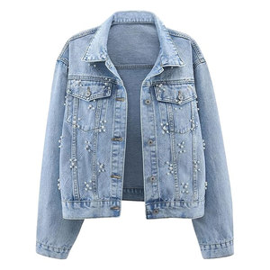เสื้อแจ็คเก็ตยีนส์โอเวอร์ไซส์สำหรับผู้หญิง แฟชั่นทันสมัย น้ำหนักเบา ปักลายประดับมุกและหมุด  เสื้อคลุมยีนส์สั้นเก๋ไก๋สำหรับฤดูใบไม้ร่วง สไตล์ลำลอง - Product Image 1