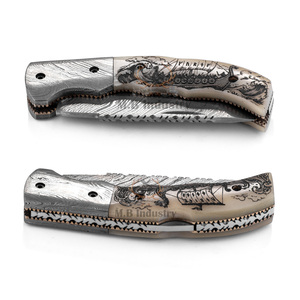 Cuchillo Plegable de Acero de Damasco de Grado Industrial Personalizado - Mango de Hueso de Camello con Grabado Láser - Storm Voyager 19cm de Longitud Total - Product Image 3