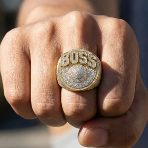 Anillo de Lujo BOSS con Moissanita, Diseño de Racimo Redondo, Acabado en Oro Amarillo, Joyería Hip Hop para Hombre - Product Image 4