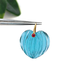 Colgante de Topacio Azul Tallado en Forma de Calabaza, Hecho a Mano, con Baño de Oro, Amuletos Tallados de Corazón de Topacio Azul, Colgante de Corazón Tallado, Venta al por Mayor - Product Image 1