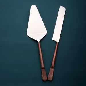 Elegante Juego de Servir Queso en Metal para Bodas y Reuniones Festivas con un Diseño Atemporal y Decoración Estilosa - Product Image 2