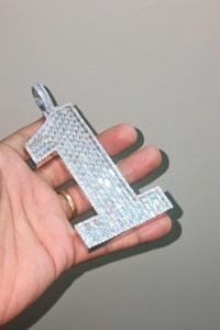 Collar con Colgante de Número 1 Personalizado en Plata de Ley Chapada en Oro Blanco con Moissanita de Corte Brillante, Estilo Hip Hop, para Hombre y Mujer - Product Image 4