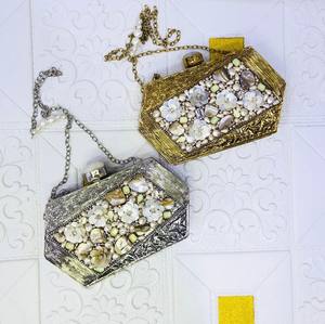 Bolso de Mano Elegante para Mujer, Estilo Fusion Republik, con Cristales Cuadrados y Tachuelas, Cierre Magnético, Correa de Cadena, Poliéster - Product Image 1