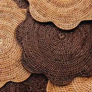 Assiette de Présentation en Rotin Faite à la Main, Écologique et Tressée, Idéale pour la Restauration et les Événements - Product Image 3