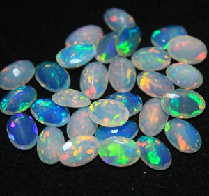 Ópalo Etíope Natural de Base Blanca, Corte Ovalado, Pulido, para Joyería, Alta Calidad, Juego de Colores, 3*5mm-10*14mm, Venta al Por Mayor - Product Image 1