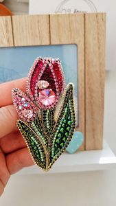 เข็มกลัดงานฝีมือปักลายประดับลูกปัด ดีไซน์เนอร์ MD HANDICRAFTS สำหรับผู้หญิงและเด็กผู้หญิง โอกาสงานแต่งงาน อายุ 16-20 ปี - Product Image 4