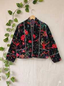 เสื้อแจ็คเก็ตผ้าควิลท์ลายดอกไม้สไตล์วินเทจ  งานปะติดปะต่อ  ทำมือจากผ้าฝ้าย  แบบสองด้าน  สไตล์โบโฮ  เสื้อคลุมสำหรับผู้หญิง  ผลิตภัณฑ์ที่ยั่งยืน - Product Image 2