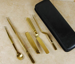 Spatule manuelle de beauté en acier inoxydable à tête ronde inclinée, design personnalisé, pour maquilleurs professionnels - Product Image 2