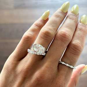 Wholesale F VS Oval CVD Diamond East West <b>Ring</b> 14K Real Gold 2 CT Moissanite Bezel 1.7mm Band Factory Supplier OEM IGI Certified - Product Image 6