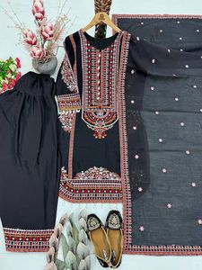 Conjunto de diseñador con hermoso bordado de lentejuelas y trabajo manual con espejos reales, top de Mul Chanderi con pantalones Plazzo y dupatta, listo para usar. - Product Image 4