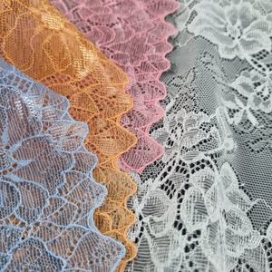 Tela de Encaje Elástico Floral de 17.5 cm, Ligera y Personalizable, Encaje de Nailon y Elastano con Borde Festoneado para Lencería, Vestidos y Ropa de Novia - Product Image 5