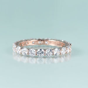 Anillo de Eternidad Unisex Chapado en Rodio con Diamantes de Corte Brillante, Engaste de Puntas, Certificado IGI, Clásico para Boda o Compromiso - Product Image 2