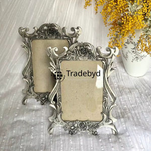 Marco de Fotos Metálico Hecho a Mano, Calidad Premium, Ligero, Ecológico, con Logotipo Personalizado, Decorativo, para Regalo, de Tradebyd - Product Image 1