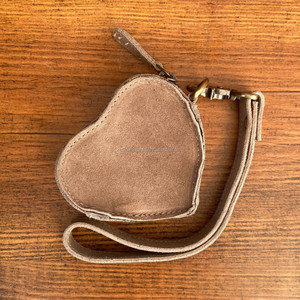 Monedero de pulsera en forma de corazón de cuero de gamuza de alta calidad para mujer, billetera pequeña de cuero genuino de estilo a la moda - Product Image 5