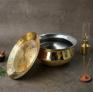 Brass premium brillante con un elegante diseño floral plateado en el borde, disponible a precios de mayorista. - Product Image 4