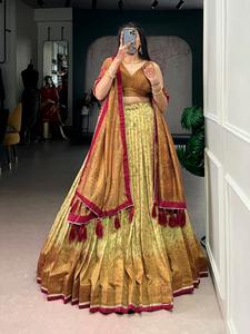 ชุดเลเฮนกาโชลีคุณภาพเยี่ยมแบบกึ่งสำเร็จรูปสำหรับเจ้าสาวและชุดอินเดียแบบดั้งเดิม มีจำหน่ายในราคาที่เข้าถึงได้จากอินเดีย - Product Image 2