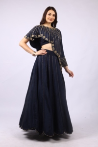 Lehenga Choli Tradicional Glamuroso para Mujer con Adornos de Corte Dana, Elegante para Eventos - Product Image 2