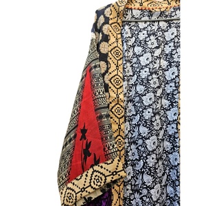 Bata Larga de Seda Hecha a Mano Vintage Kimono Sari, Bata de Baño Vintage Reciclado Sari Kimono Étnico, Ropa de Dormir Maxi - Product Image 2