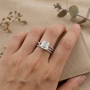 แหวนหมั้นทรง Asscher Cut ทองคำขาว 14K เพชรเลี้ยงในห้องปฏิบัติการ ดีไซน์แยกแหวกประดับเพชรแบบ Pave สำหรับผู้หญิง - Product Image 4