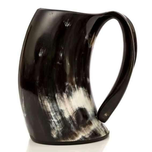 Corne à boire viking fabriquée en corne naturelle de haute qualité avec base en bois, fond en résine et surface polie à la main pour une utilisation durable - Product Image 4