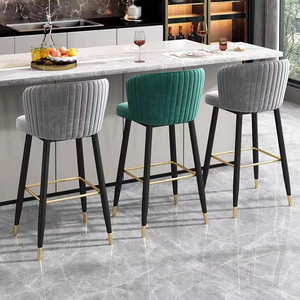 Tabourets de bar modernes de luxe en velours avec dossier, repose-pieds doré, chaise de comptoir rembourrée pour la maison et l'îlot de cuisine - Product Image 3