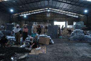 Le composant nécessaire pour faire du charbon de bois narguilé à l'aide d'une machine de fabrication de charbon de bois est la briquette shisha - Product Image 4