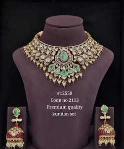 ชุดสร้อยคอคุนดัน 12558 สีทอง พร้อมต่างหูประดับมุกและพลอยสีเขียว เหมาะสำหรับงานแต่งงาน แฟชั่น และงานปาร์ตี้ - Product Image 3