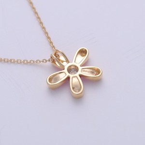 Pendentif en émail floral avec diamant cultivé en laboratoire certifié IGI en or 18 carats, pendentif fleur rose, bijoux fantaisie mignons - Product Image 4