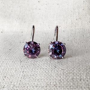 Boucles d'oreilles pendantes solitaires en argent 925 avec améthyste et moissanite taille ronde 2 carats, minimalistes, pour cadeaux à bas prix - Product Image 3