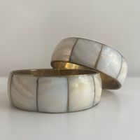 Modernes Design Messing & Edelstahl Serviettenring mit Perlmutt-Einlage Umweltfreundlicher Langlebiger Serviettenhalter für Hochzeits- und Partydekoration