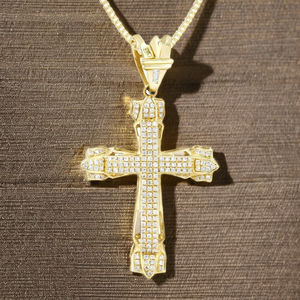 Pendentif Croix Chrétienne en Or Jaune Massif 14K, Sertie de Diamants de Laboratoire, Fait Main, Pendentif en Or avec Diamants CVD - Product Image 3