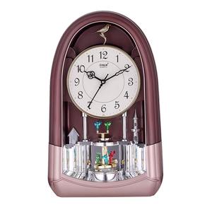 Reloj Musical de Pared de Alta Calidad con Péndulo Giratorio y Sistema de Campanadas con Múltiples Melodías Disponible para la Venta - Product Image 2